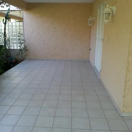 Lecci Sant Ambroggio 度假居 卢米奥